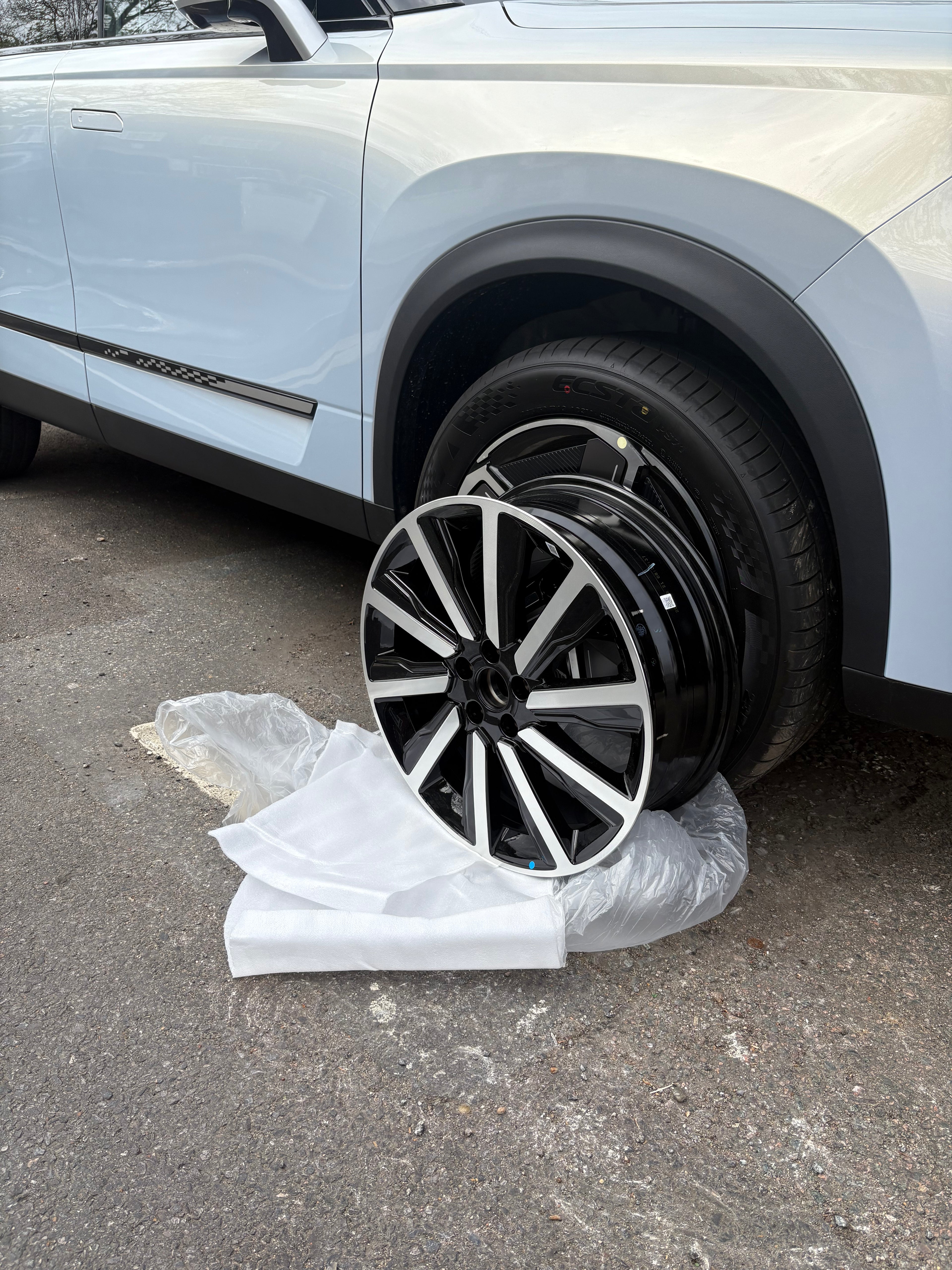 Jaecoo J7 19-inch Aluminium Alloy Wheels - High Quality Black and Silver